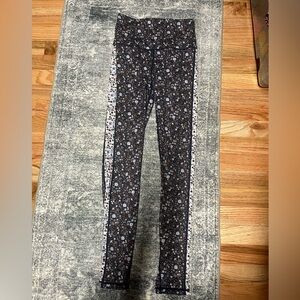 Senita Athletics Division Leggings in Midnight Daisy